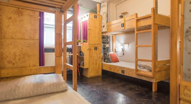 Bett im Wohnheim (Frauenwohnheim) Stay Swanky Bed & Breakfast