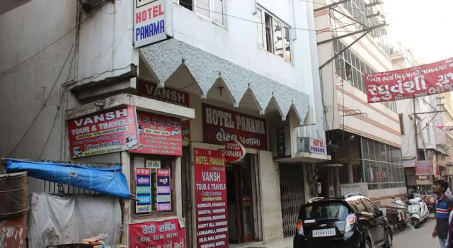 Hotel Panama, Book Hotel Padra Gujarat