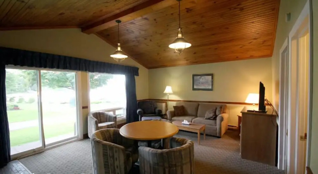 Шале The Glen House Resort