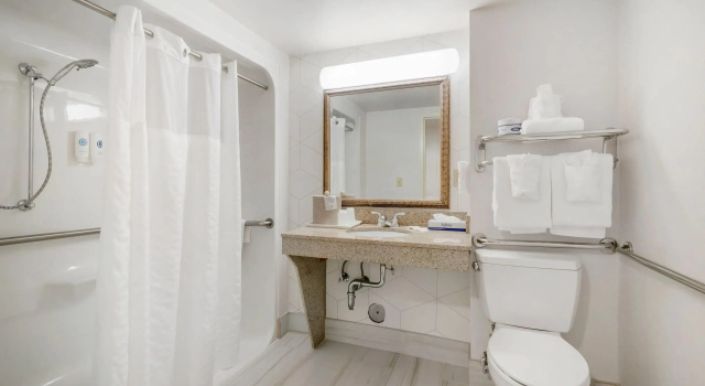 Двухместный номер Standard Comfort Inn & Suites Lake George