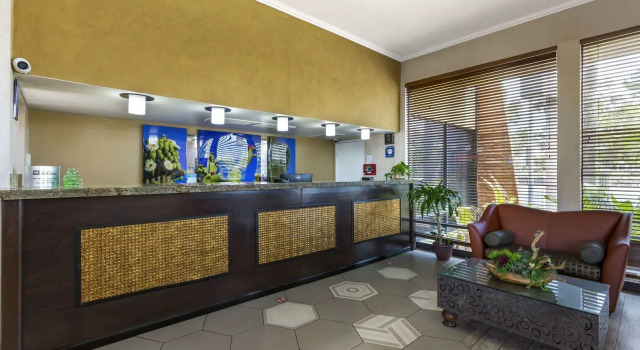 Royal Sun Hotel & Suites