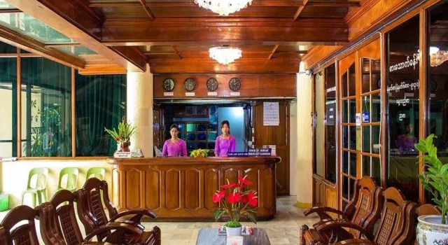 Universe Hotel