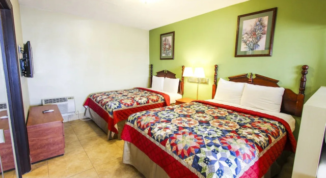 Полулюкс с видом на сад Oceans Beach Resort & Suites
