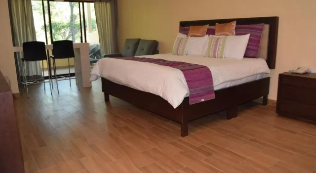 Полулюкс Hotel Chapala Country