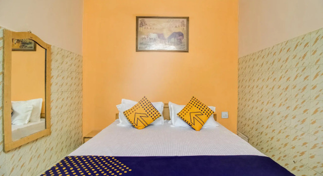 SPOT ON 49532 Sristi Palace, Réserver Hôtel Khanivde Maharashtra