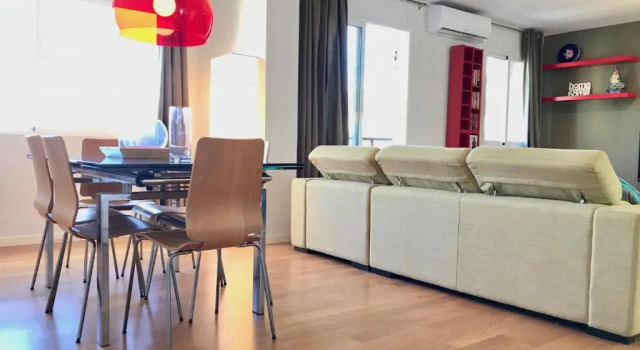 Warhol Apartment. Free Wifi 5G., Забронировать Апартаменты/квартира Валенсия Коста-де-Валенсия