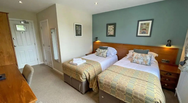 The Ship Hotel, Rezervovat Penzión Parkgate Wirral