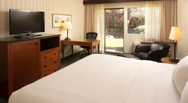 Двухместный номер Standard с балконом Red Lion Hotel Bellevue