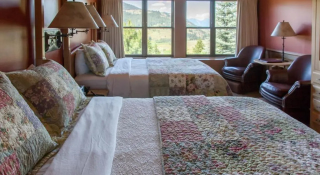 Четырёхместный номер Standard Sun Mountain Lodge