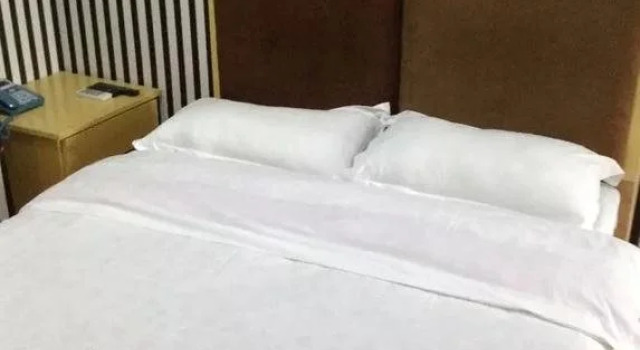 Golden Kylin Business Hotel