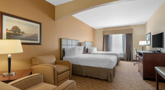 Четырёхместный номер Standard Best Western Plus Butterfield Inn