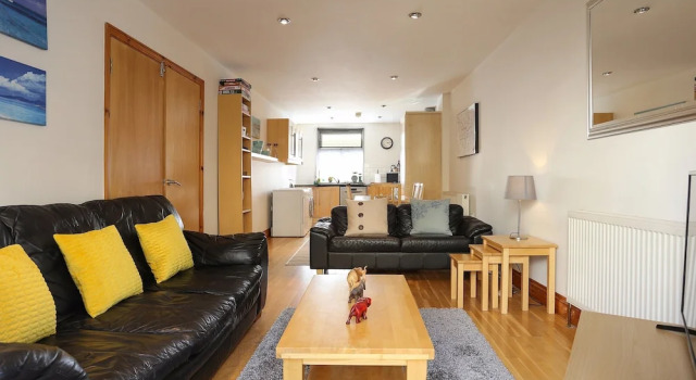 Spacious 4 Bedroom Home in East London