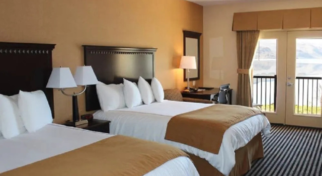 Howards On The River, Buchen Sie Hotel Pateros USA