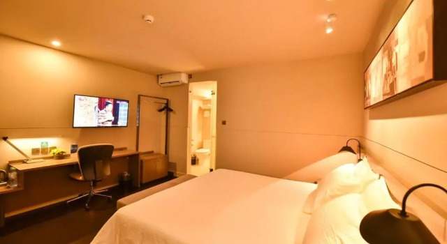 Двухместный номер Business Jinjiang Inn Select Haikou Arcade House Old Street