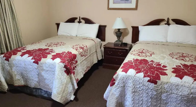 Четырёхместный номер Standard Clarysville Motel