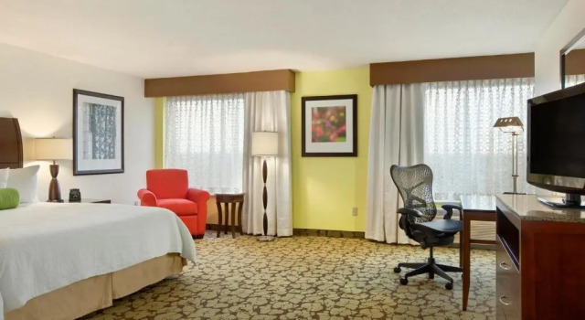 Номер Premium Hilton Garden Inn Hoffman Estates