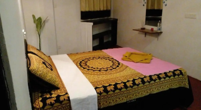 Номер Standard Malikas Yellow House