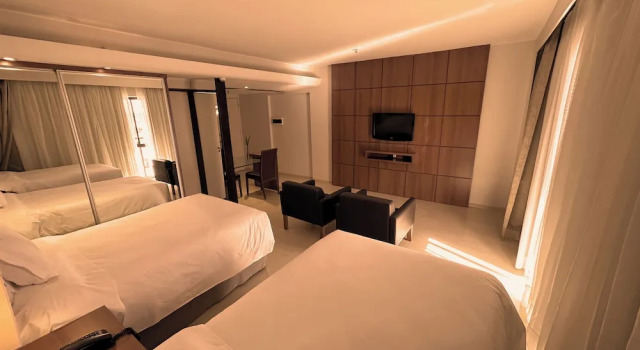 Одноместный номер Deluxe с балконом Kubitschek Plaza Hotel