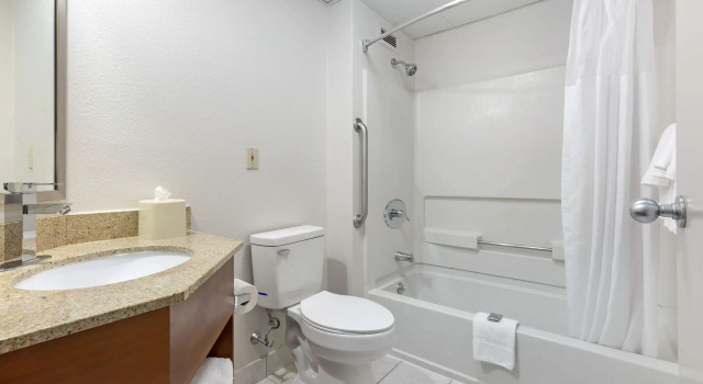 Четырёхместный номер Standard Best Western Mystic Hotel