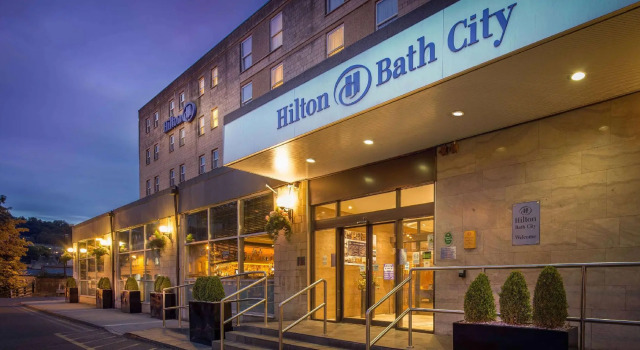 Двухместный с диваном номер Superior DoubleTree by Hilton Bath