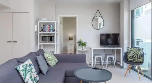 Wynyard Viaduct Harbour 2BR+Parking: Zodiak Stays, Забронировать Дом для отпуска Окленд регион Окленд, рядом с Westhaven Marina
