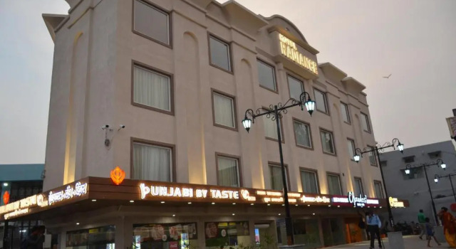 Hotel Radiance, Забронировать Отель Недорогие отели Барели, недорого
