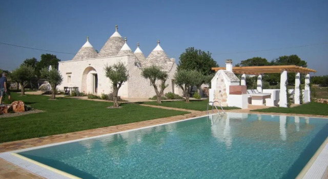 Вилла Trulli Terrarossa con Piscina