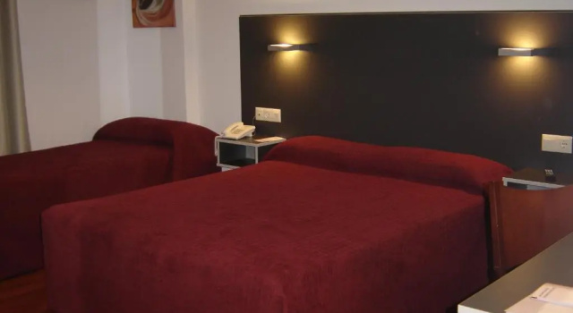 Трёхместный номер Standard Hotel Alfinden