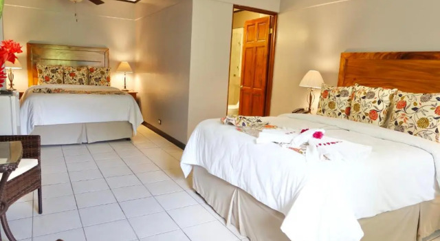 Четырёхместный номер Premium Hotel Playa Espadilla & Gardens