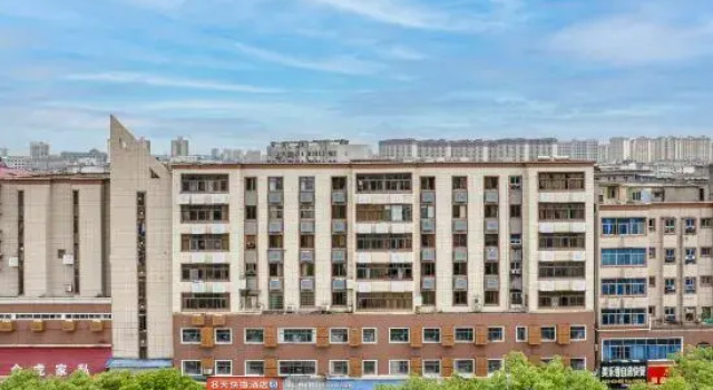 Eight Days Express Hotel (Yushu Yaodu North Avenue Branch), Rezerwuj Hotel Yichun Jiangxi