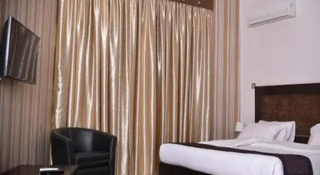The Fabs Hotel Zaria