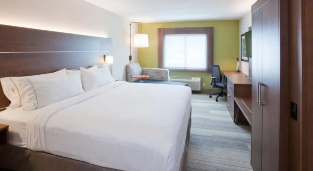 Двухместный номер Deluxe Holiday Inn Express Roseville-St. Paul by IHG