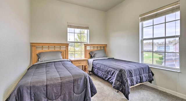 Апартаменты Kissimmee Townhome w/ Pool Access ~ 7 Mi to Disney