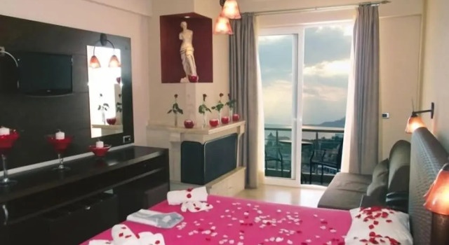 Двухместный полулюкс с балконом и с видом на море 9 Queens Spa Hotel
