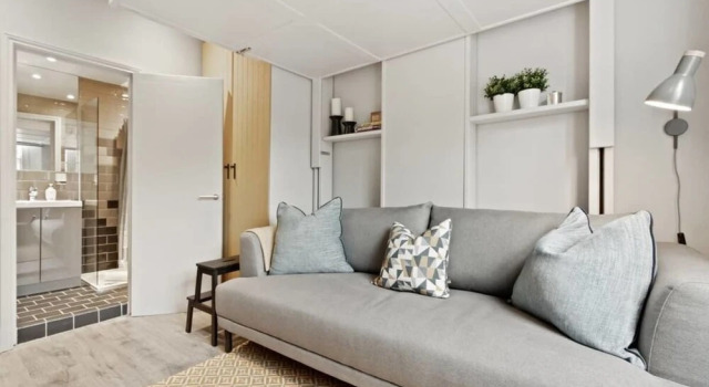 Contemporary Studio W/suspended Bed in Camden Town
