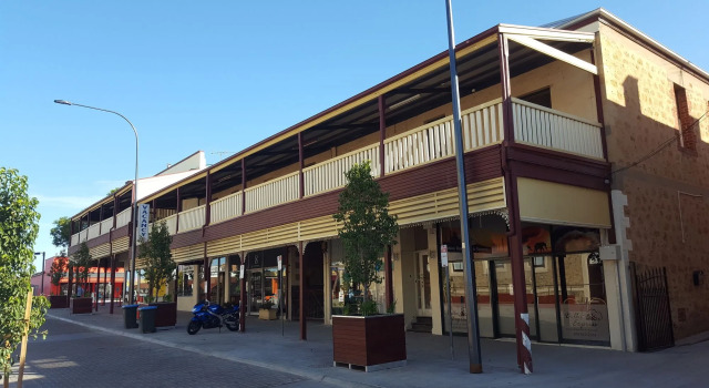 Balcony On Sixth Lodge, Book Hotel Murray Bridge South Australia