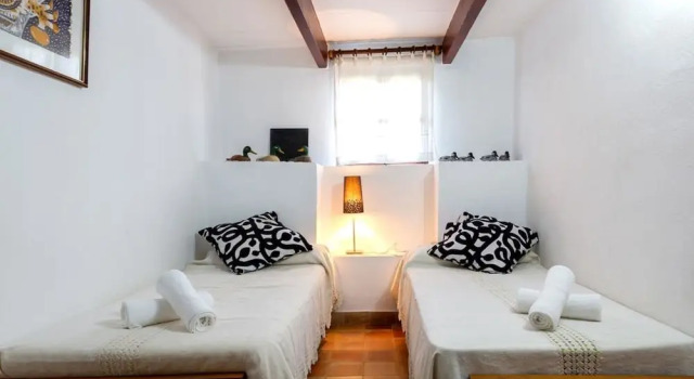 Villa - 4 Bedrooms with Pool and WiFi - 103220, Book Villa Pollença Majorca