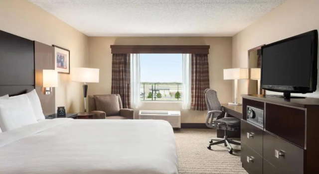 Двухместный номер DoubleTree by Hilton Wichita Airport