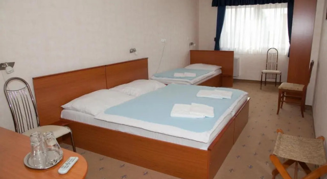 Трёхместный номер Standard König Hotel