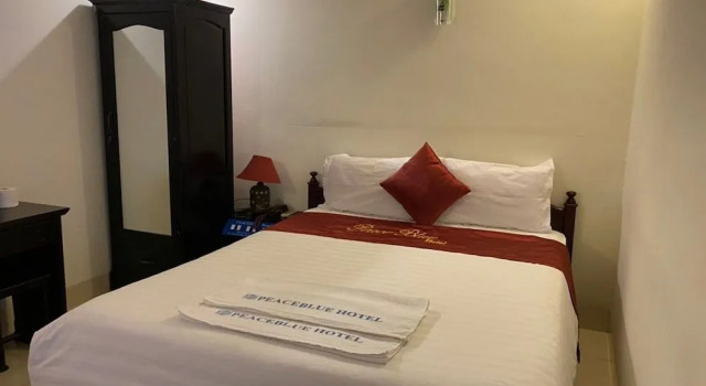SPOT ON 1098 Peace Blue Hotel, Забронировать Отель Отели Кханьхоа с парковкой, Парковка
