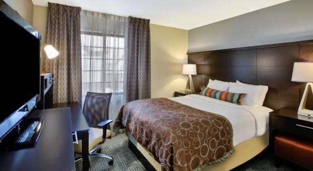 Люкс с 2 комнатами Staybridge Suites - Louisville - East by IHG