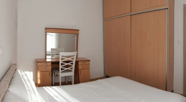Modern apt With Large Garden & Parking in Center, Prenota Appartamento Splitska 