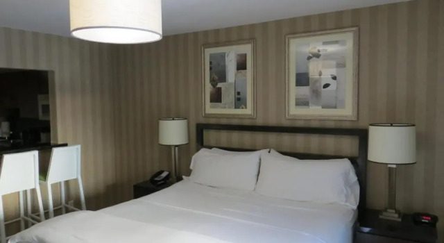 Студия 7 Springs Inn & Suites