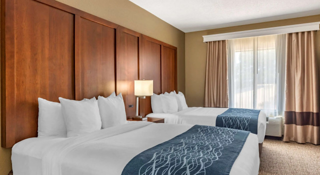 Четырёхместный люкс Comfort Inn & Suites El Dorado
