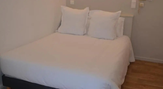 Номер Economy Hôtel Les Corps Saints