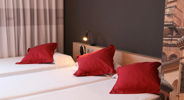 Трёхместный номер Standard B&B HOTEL Granada