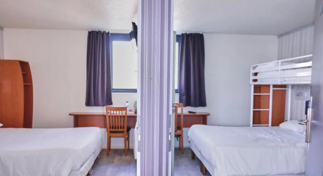 Семейный номер Standard Brit Hotel Chambery
