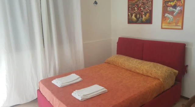 Monovano Furnished With a Small Garden, Забронировать Отель Отели в центре Ачи-Кастелло, в центре, Парковка