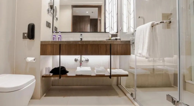 Номер Standard с балконом и с красивым видом из окна Courtyard by Marriott Mahabaleshwar