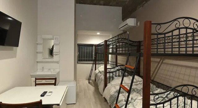 Четырёхместный номер Standard с 4 комнатами Suzumaru Hotel